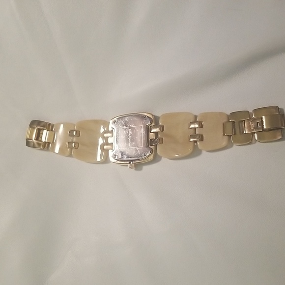 Women's Michael Kors Watch; Goldtone and Tan Faux Horn Link Bracelet Band; 8"L - Picture 3 of 10